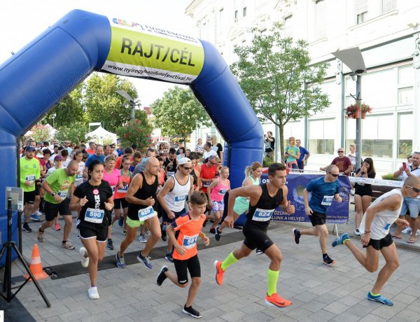 Vasárnap II. Nyíregyházi Futófesztivál – Félmaraton, jótékonysági és gyermektáv is várja a futni vágyókat