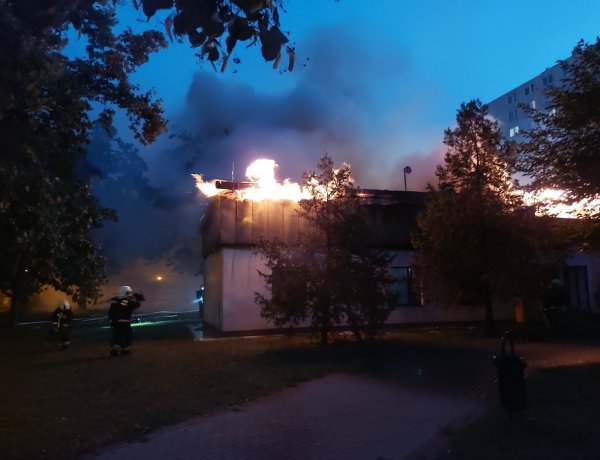 Lángok a Május 1. téren – A Nyíregyházi Család- és Gyermekjóléti Központ Északi telephelye gyulladt ki