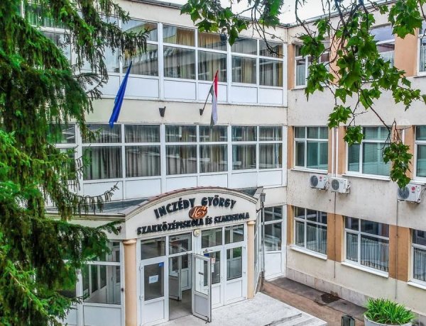 Befejeződött két közművelődési intézmény és a NYSZC Inczédy György Szakgimnázium, Szakközépiskola épületeinek energetikai fejlesztése