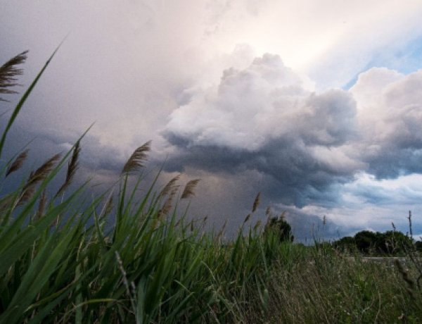 Nyugatról érkezik az eső, mutatjuk, mikor ér ide