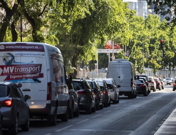 Induljon útnak időben, az iskolakezdés miatt nő a forgalom az utakon