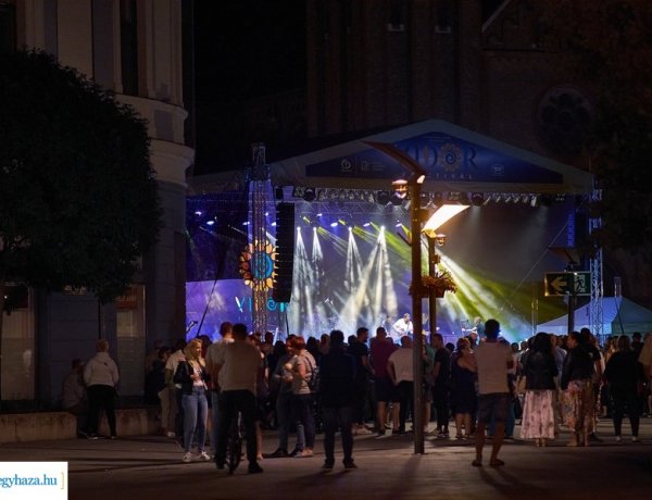 Pénteki VIDOR ajánló: színházi előadások, Hooligans, valamint Sunshine FM Birthday Night