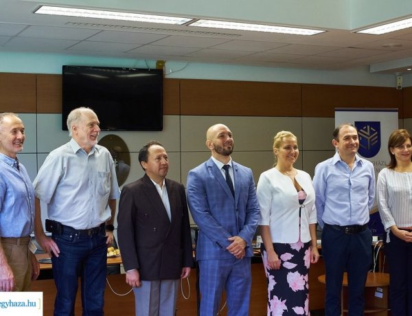 Együttműködés – Kutatói és oktatói csereprogram a nyíregyházi és az ecuadori egyetem között