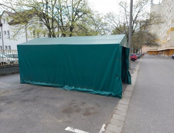 Sátorgarázsok: már most több igény érkezett, mint amennyi engedélyt kiadhatnak