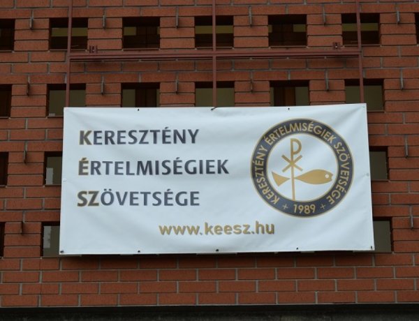 „Én vagyok a feltámadás és az élet” – Előadás az örök életről a Magyarok Nagyasszonya-társszékesegyházban