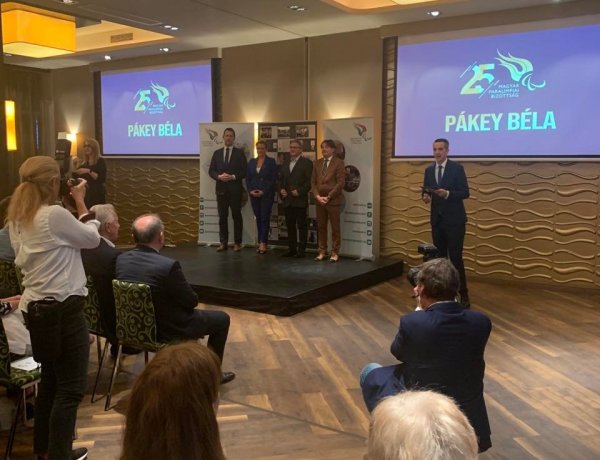 Rangos elismerést kapott a nyíregyházi vívóedző 