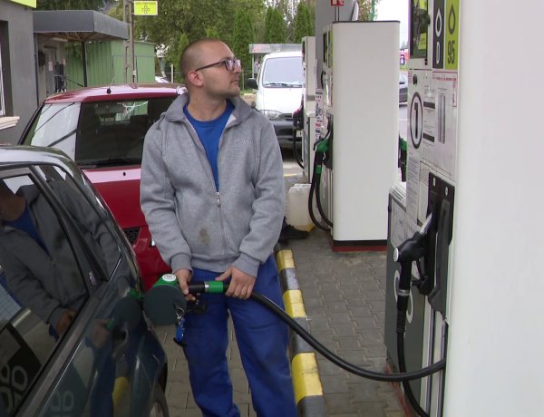 Maradnak az árstopok – Újabb bejelentések a rendkívüli kormányinfón