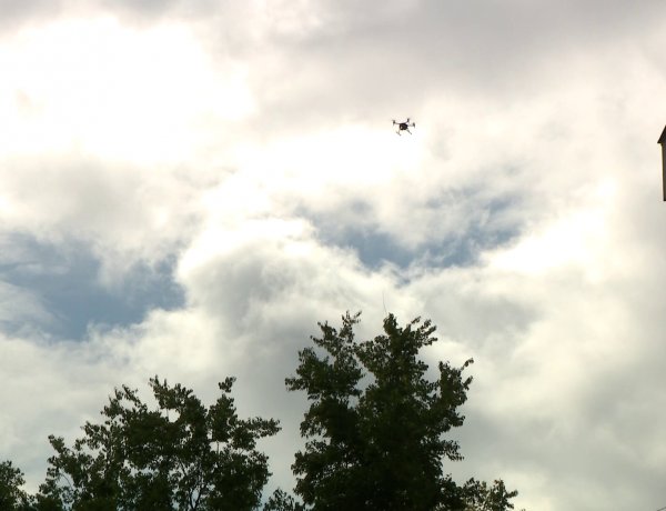 Focus on the road – Drónnal is ellenőrzi a közlekedőket a rendőrség