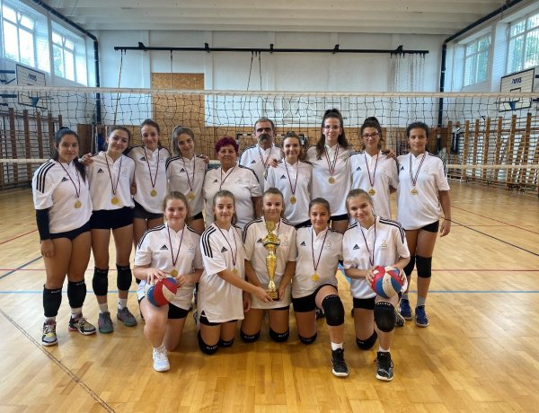 Presov kupa – Nemzetközi Testvérvárosi Tornán a Móricz iskola U15-ös leány röplabda csapata 