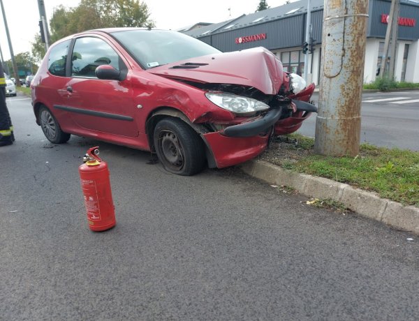 Baleset történt a László utcán, egy személy megsérült