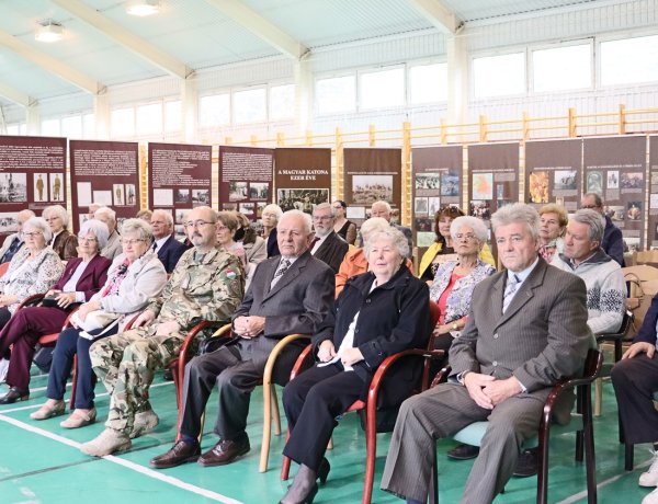 Idősek világnapja a nyíregyházi Damjanich laktanyában