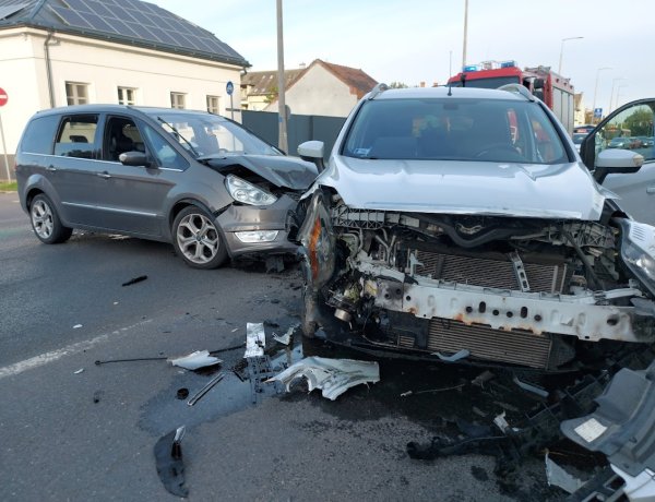 Két gyermeket szállítottak kórházba a Bethlen Gábor utcán történt balesetből