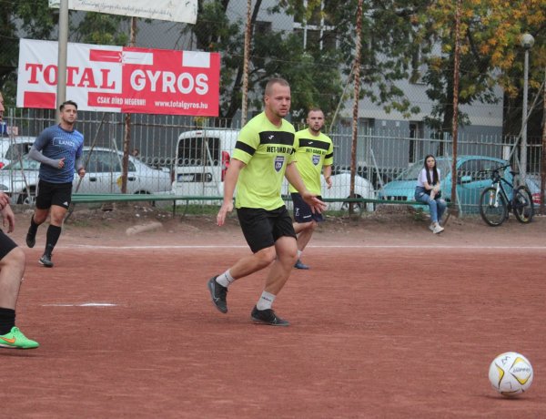 Népszerű a kispályás labdarúgó bajnokság