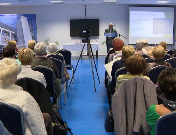 Öregedés művészete – Minden egy kézfogással kezdődik