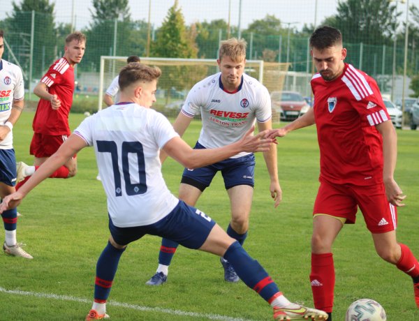 Az első és a második találkozott 