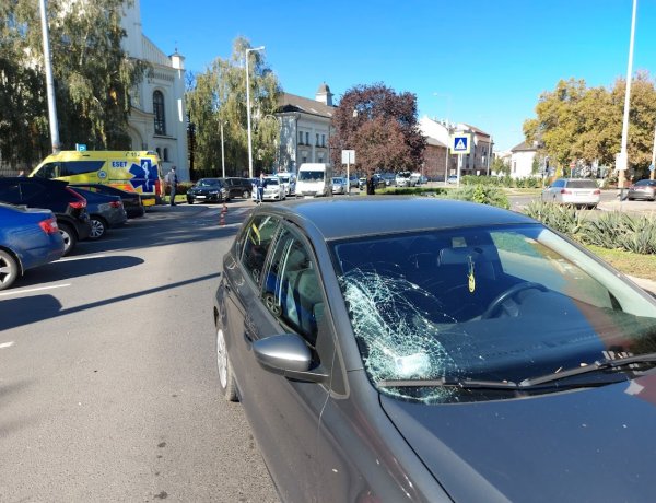 Gyalogost gázoltak hétfőn délelőtt a belvárosban