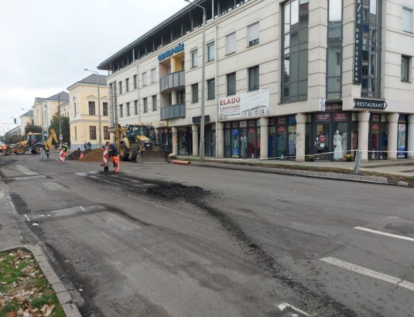 Megkezdődött az útfelmarás a Luther utcánál