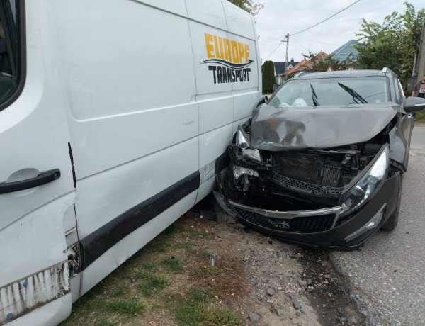 Baktalórántházánál ütközött két autó szerda délután