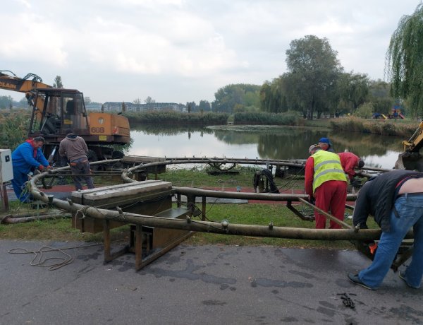 Téli pihenőre megy a Bujtosi-tóban lévő szökőkút