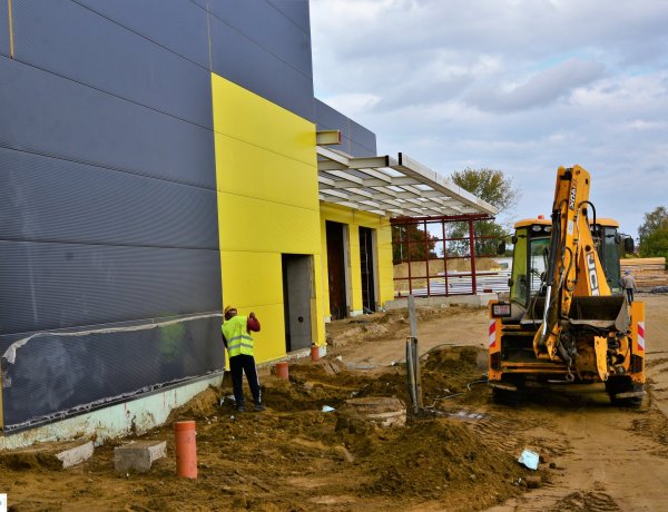 Új autóbusz telephely – Jó ütemben halad az építkezés a Tiszavasvári úton