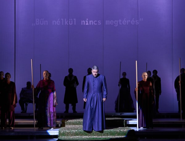 Szőcs Géza Raszputyinja decemberben a Móricz Zsigmond Színházban vendégszerepel