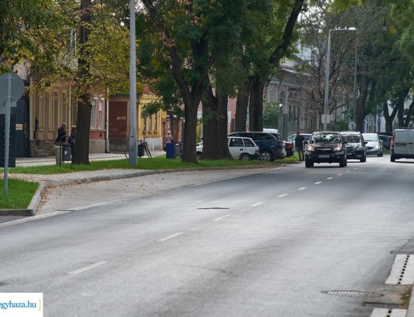 Belvárosi útfelújítások – Elkészült a Szarvas utca korszerűsítése is