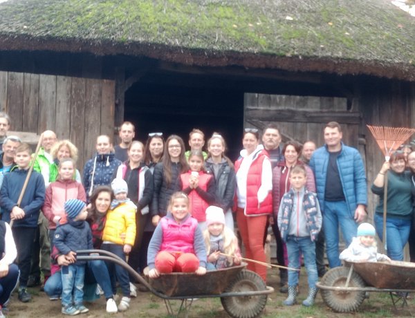 Gereblyét és lapátot ragadtak a Tanodások!