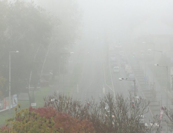 Elsőfokú figyelmeztetést adott ki az Országos Meteorológiai Szolgálat a tartós, sűrű köd miatt