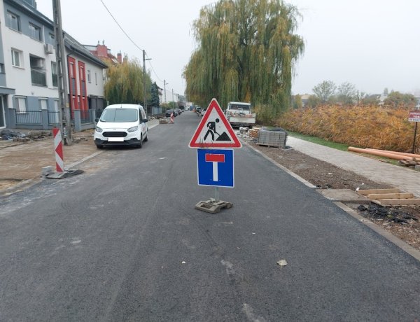 A Belső körút forgalma zsákutca egészen az István utcától a Hunyadi utcáig