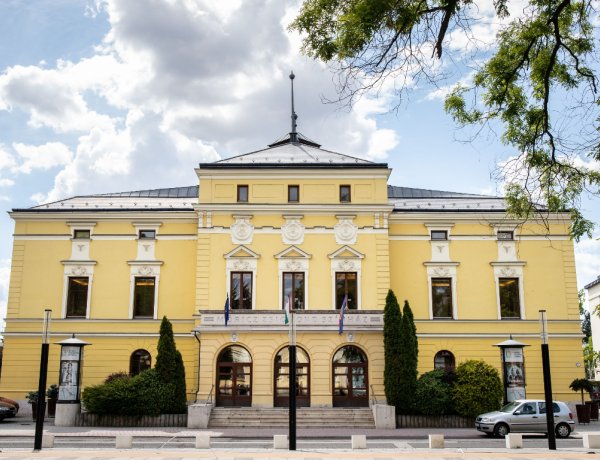 Tájékoztatás a Móricz Zsigmond Színház előadásairól