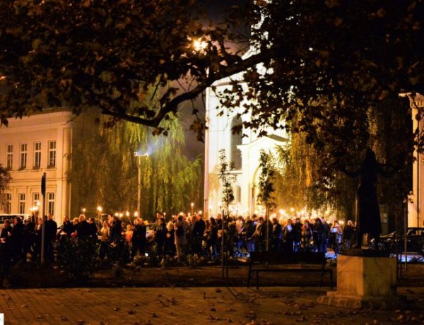 Fáklyás felvonulással emlékeznek idén is a reformáció ünnepén Nyíregyházán, forgalomkorlátozás várható a belvárosban