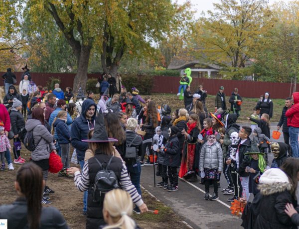 Csokit vagy csalunk: harmadik alkalommal rendezték meg a halloween-i programot Oroson