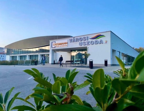 Újra nyitja kapuit az Eissmann Városi Sportuszoda