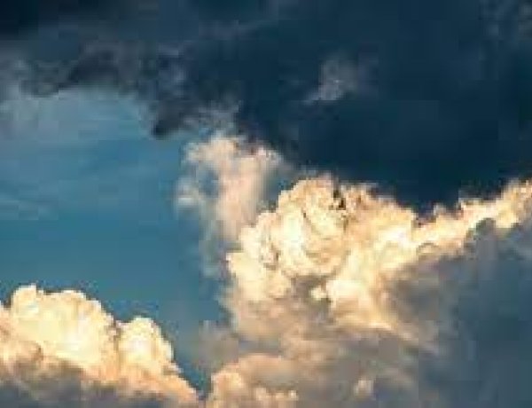 Még ma sem tehetjük el az esernyőt