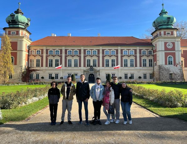 Újabb nemzetközi ifjúsági csere: a Mustárház és a Diák-polgármesteri Iroda tagjai ezúttal Rzseszówba látogatnak