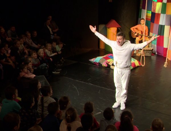 Játékos és egyben maradandó színházi élmény gyermekeknek – Kukucs! bemutató a MŰvész Stúdióban