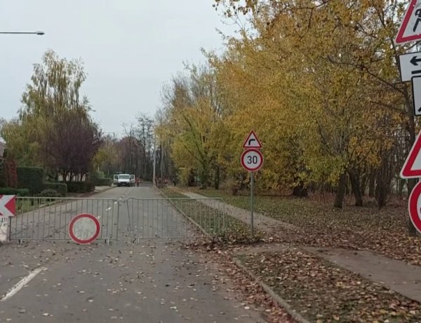 A 4-es Huszárok útján folytatódnak az útfelújítási munkálatok, mindkét irányban terelik a forgalmat