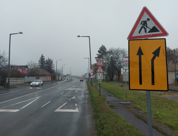 A Tiszavasvári úton csak a belső sávból lehet a belváros felé haladni