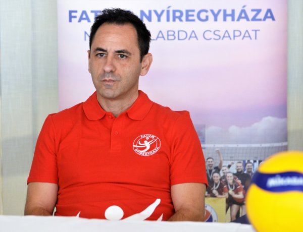 Edzőváltás a röplabdásoknál 