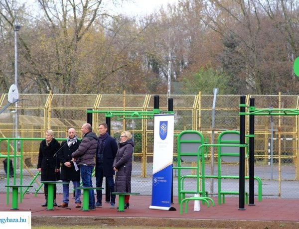 Szabadtéri kondipark az egyetemen – Lassan teljes lesz a Nyíregyházi Egyetem sporteszközparkja