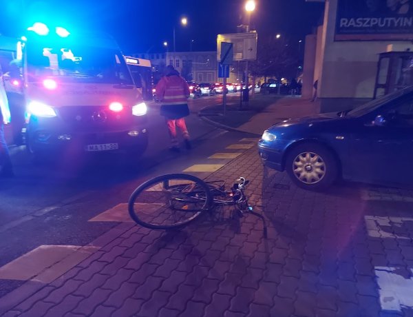 Kerékpáros ütközött össze egy autóval a Bethlen Gábor utcán