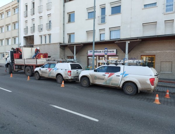 A közintézményeknél, kormányhivatali épületeknél korszerűsítési munkálatokat végez a Titász