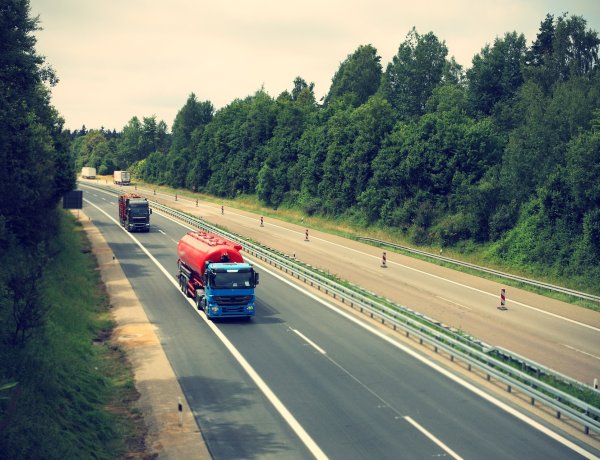 Már kaphatóak a 2023-as éves autópálya-matricák! 