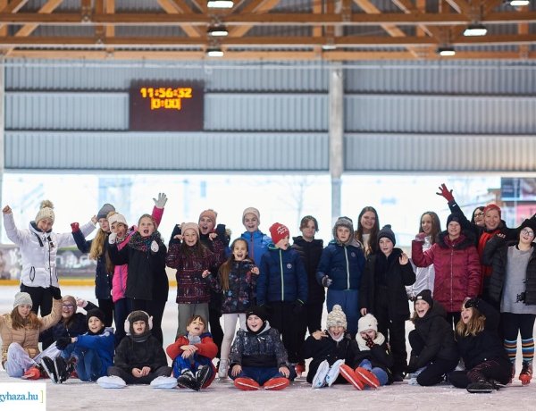 A Városi Jégpálya a nyíregyházi diákok nagy kedvence