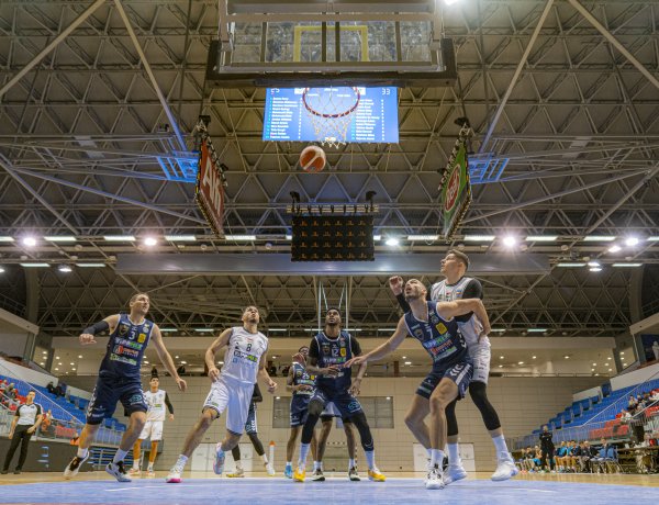 Vereség az Albától