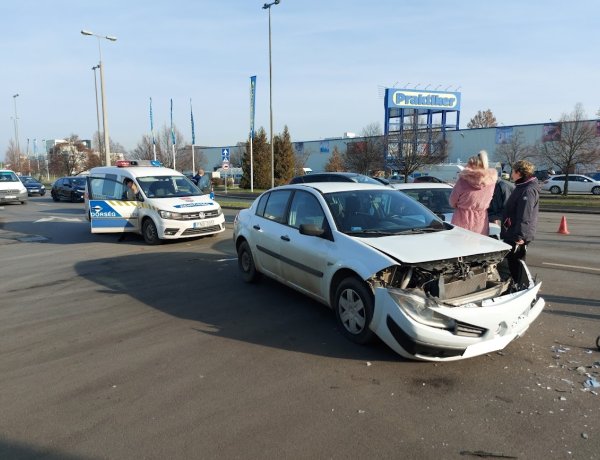 A Törzs utcán ütközött két autó szombaton