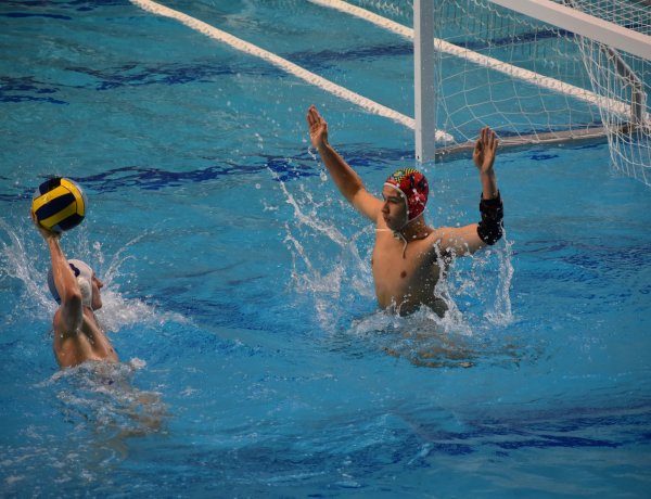 Vácon szerepeltek a vízilabdások 