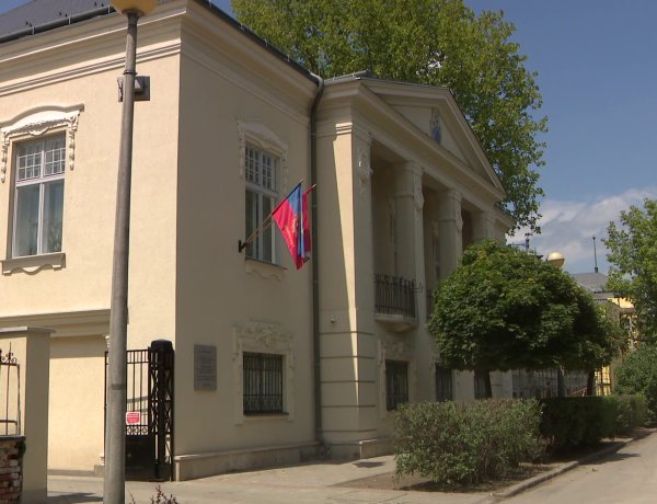 Koszorúzással egybekötött megemlékezést tartottak szerdán a Kállay-házban