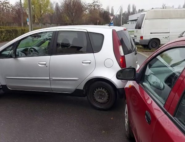 Kedden este két személyautó ütközött a Törpe utcánál