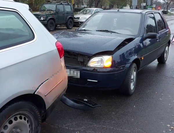 Ráfutásos baleset történt szintén kedden a Pazonyi térnél